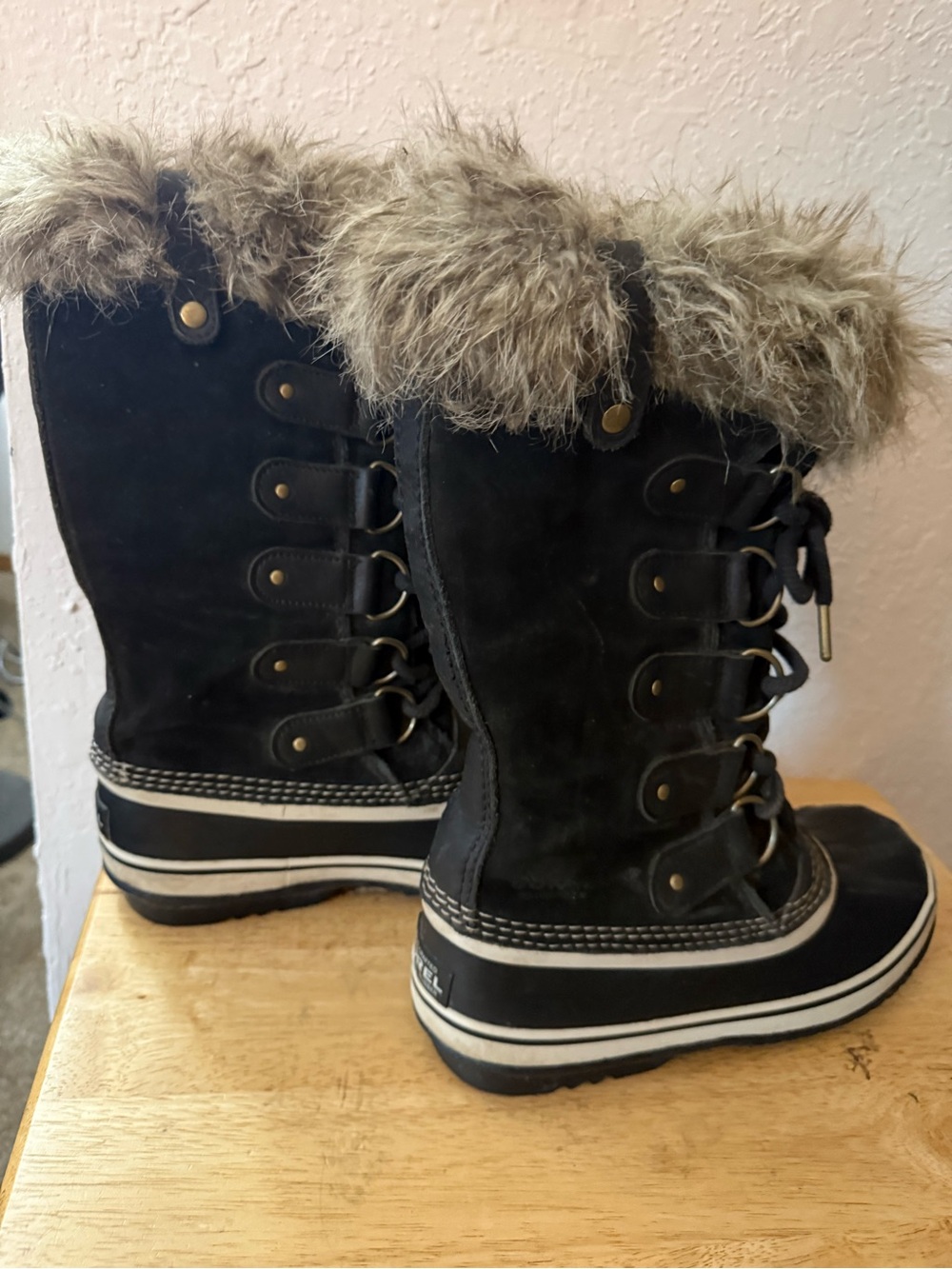Sorel Black Faux-Fur Trim Lace-Up Winter Boots